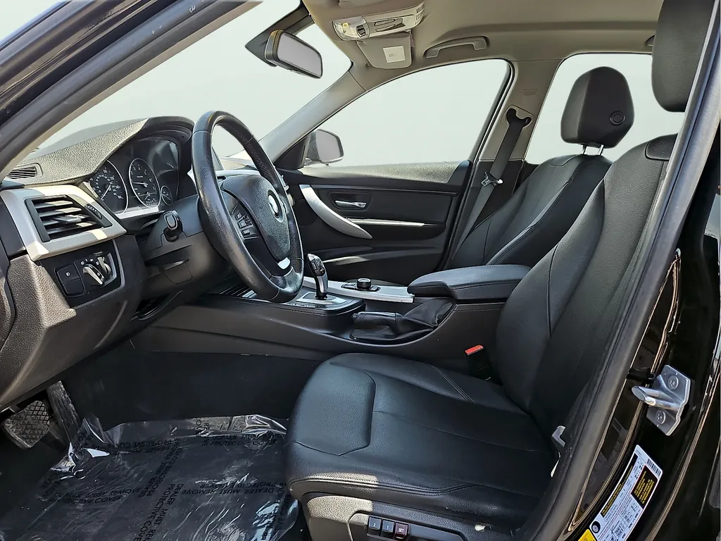 2017 BMW 3 Series 320i - Photo 17