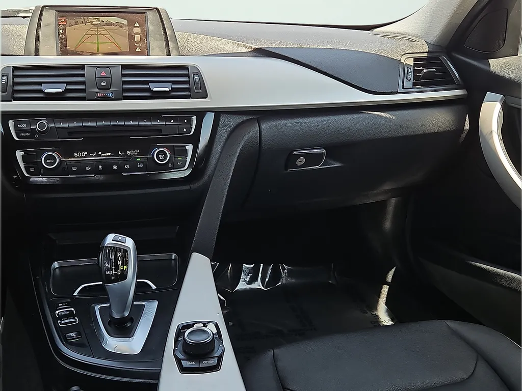 2017 BMW 3 Series 320i - Photo 13