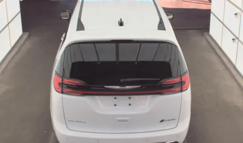 More photos of 2024 Chrysler Pacifica Hybrid Select at RightDrive - 1791 Lee Trevino, TX