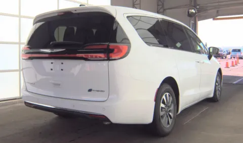 More photos of 2024 Chrysler Pacifica Hybrid Select at RightDrive - 1791 Lee Trevino, TX