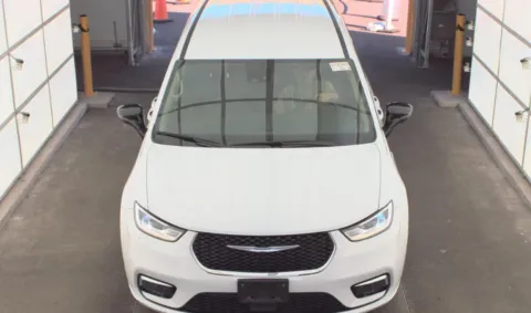 Photos of 2024 Chrysler Pacifica Hybrid Select for sale in El Paso, TX at RightDrive - 1791 Lee Trevino