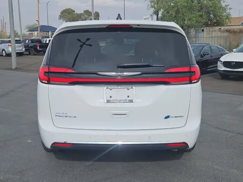 More photos of 2024 Chrysler Pacifica Hybrid Select at RightDrive - 1791 Lee Trevino, TX