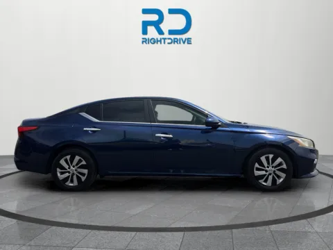 Photos of 2020 Nissan Altima 2.5 S for sale in El Paso, TX at RightDrive - 1791 Lee Trevino
