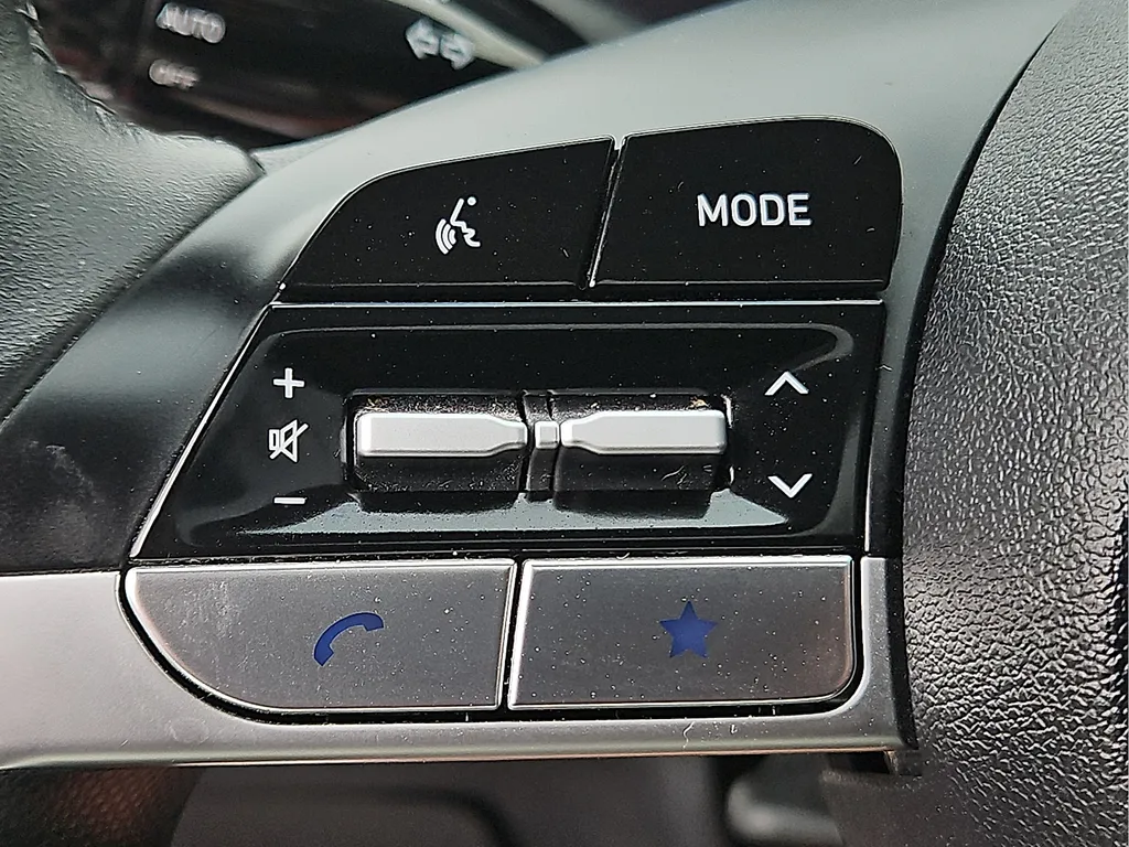 2024 Hyundai Elantra Limited - Photo 23
