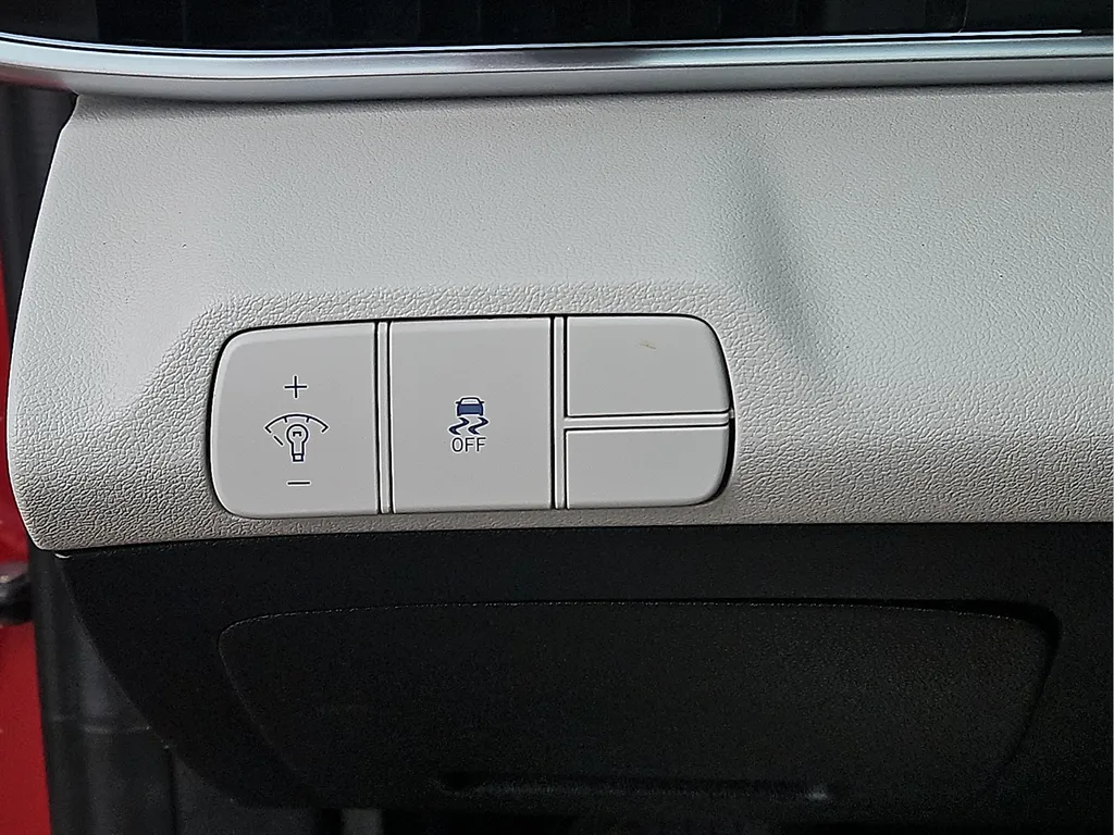 2024 Hyundai Elantra Limited - Photo 19