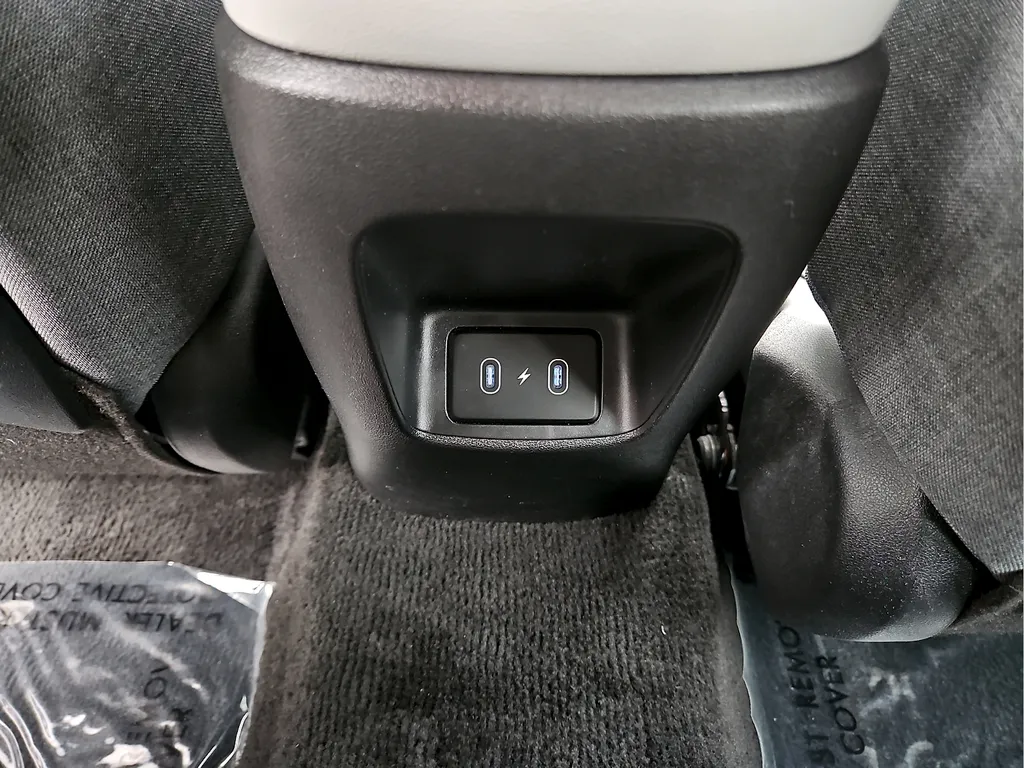2024 Hyundai Elantra Limited - Photo 12