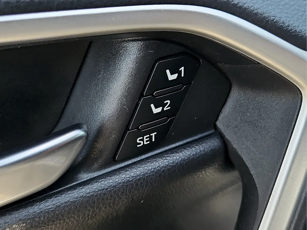 Toyota RAV4 photo 16