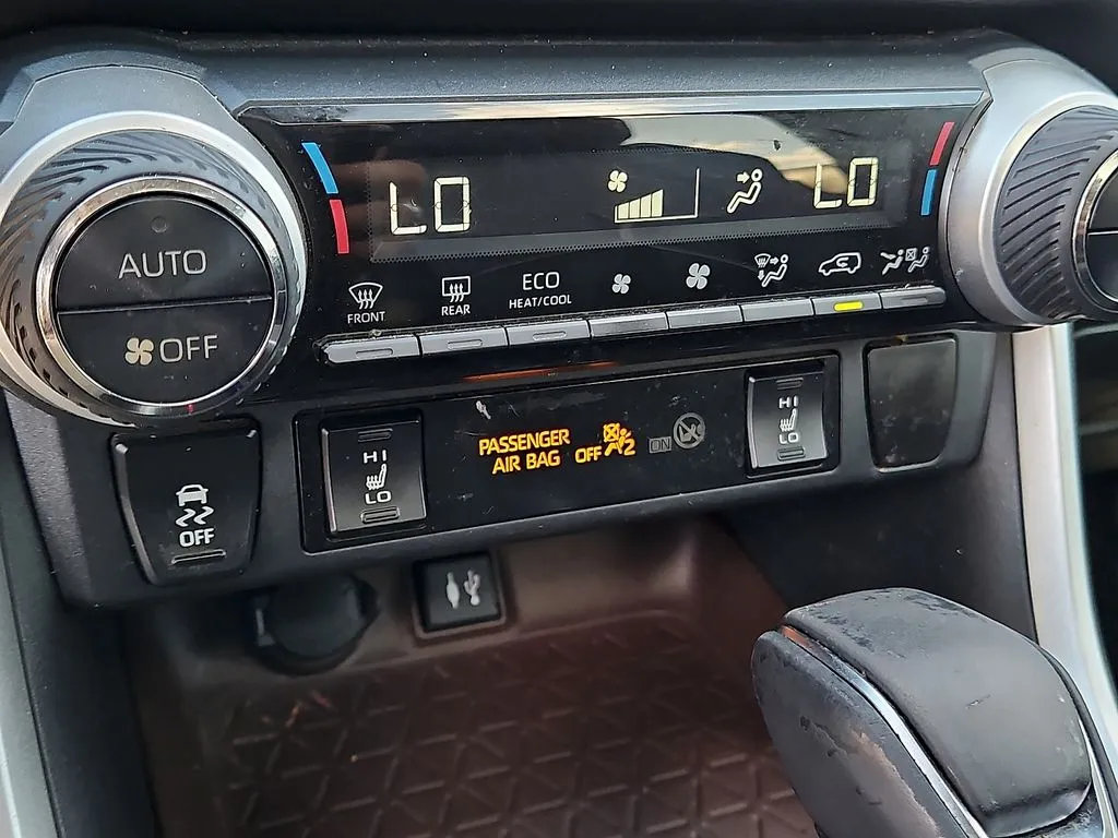 Toyota RAV4 photo 25