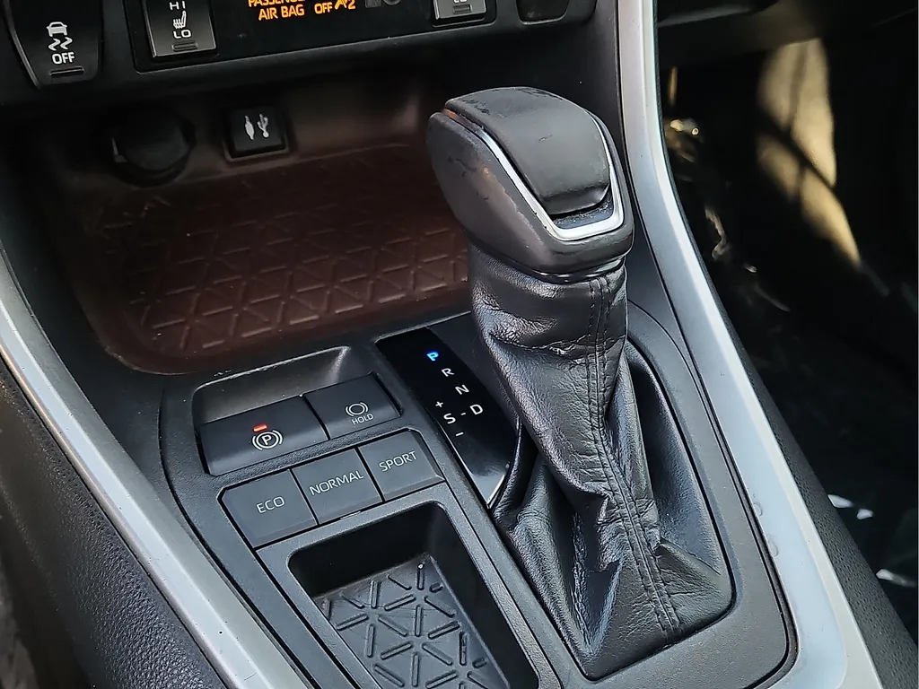 Toyota RAV4 photo 24