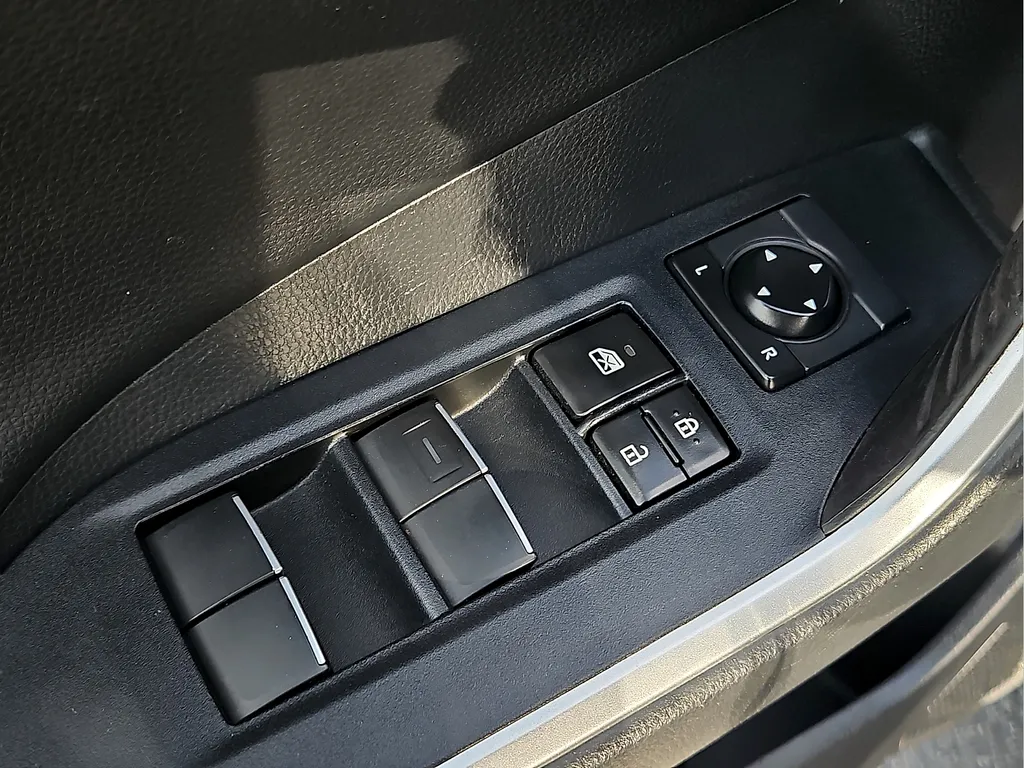 Toyota RAV4 photo 15