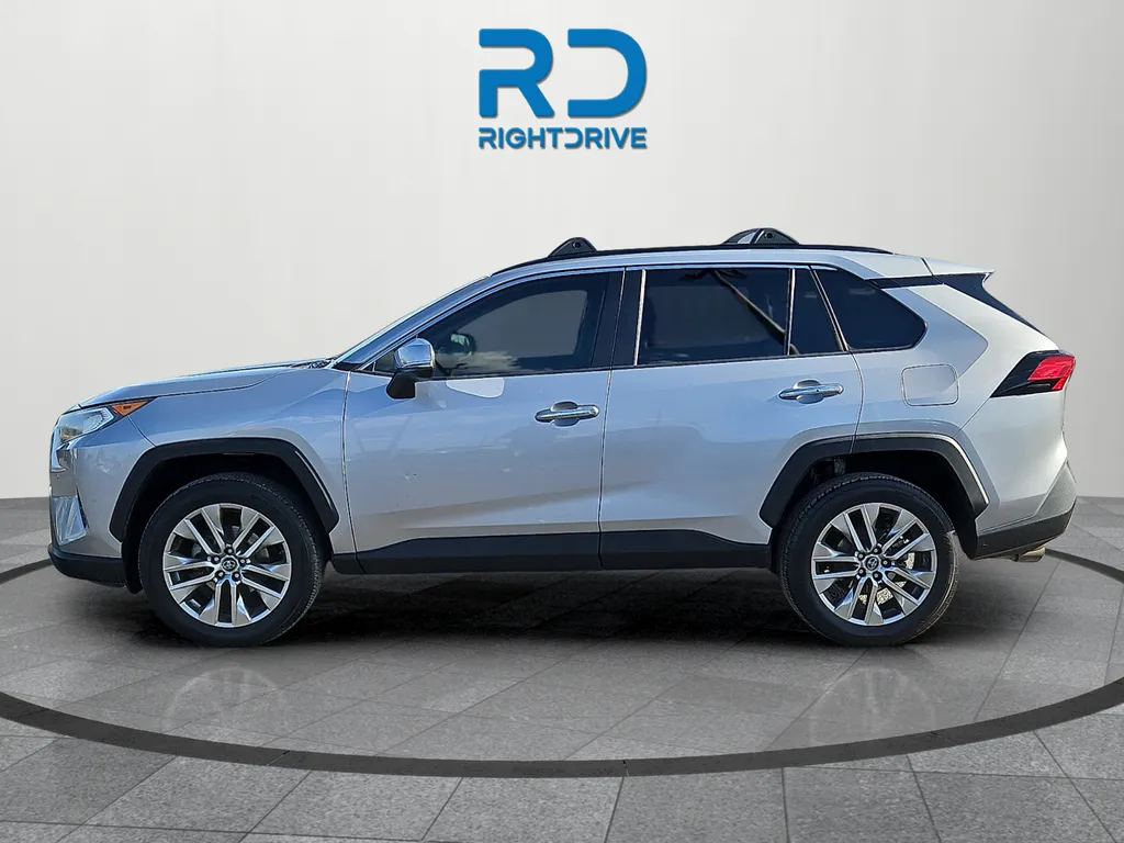 Toyota RAV4 photo 6