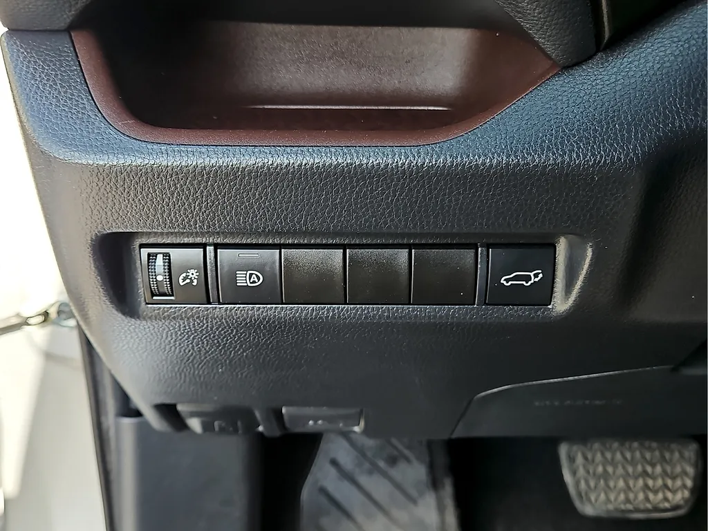 Toyota RAV4 photo 18