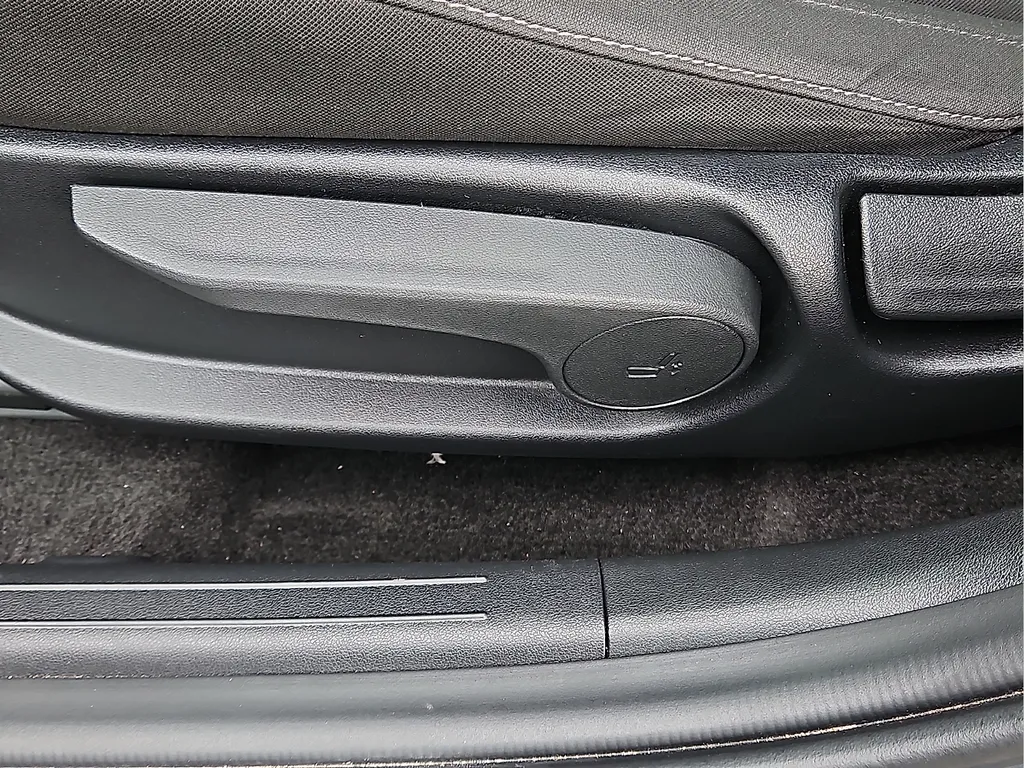 2024 Hyundai Elantra SEL - Photo 16