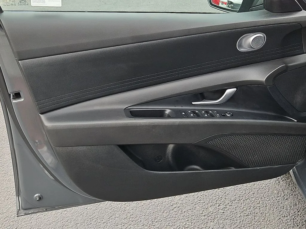 2024 Hyundai Elantra SEL - Photo 14