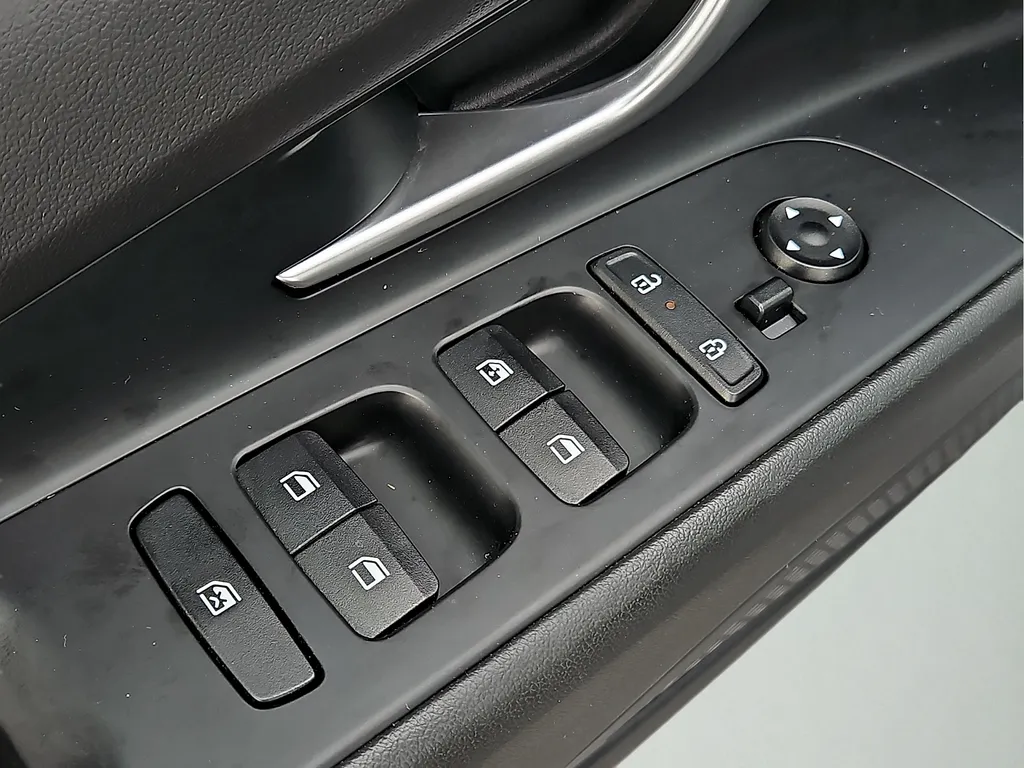 2024 Hyundai Elantra SEL - Photo 15