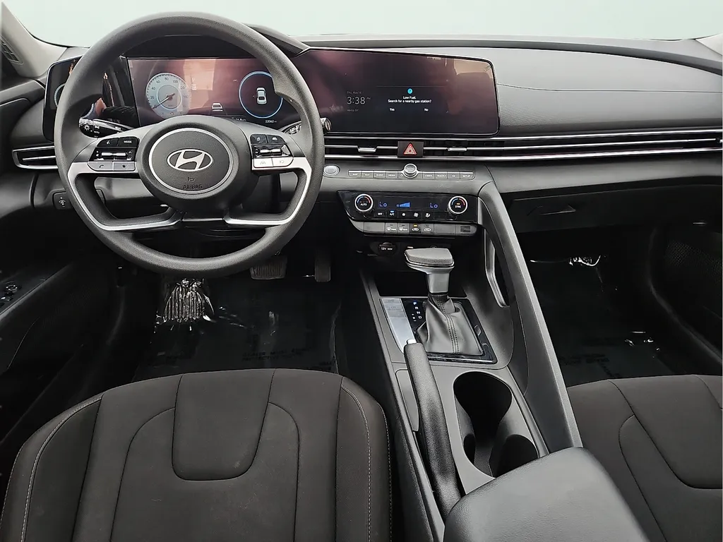 2024 Hyundai Elantra SEL - Photo 12