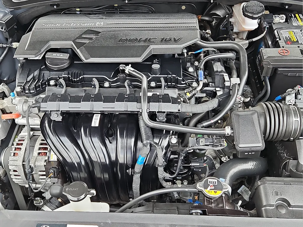 2024 Hyundai Elantra SEL - Photo 8