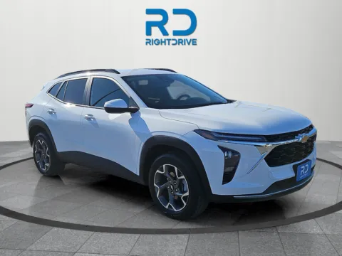 White 2025 Chevrolet Trax LT for sale in El Paso, TX