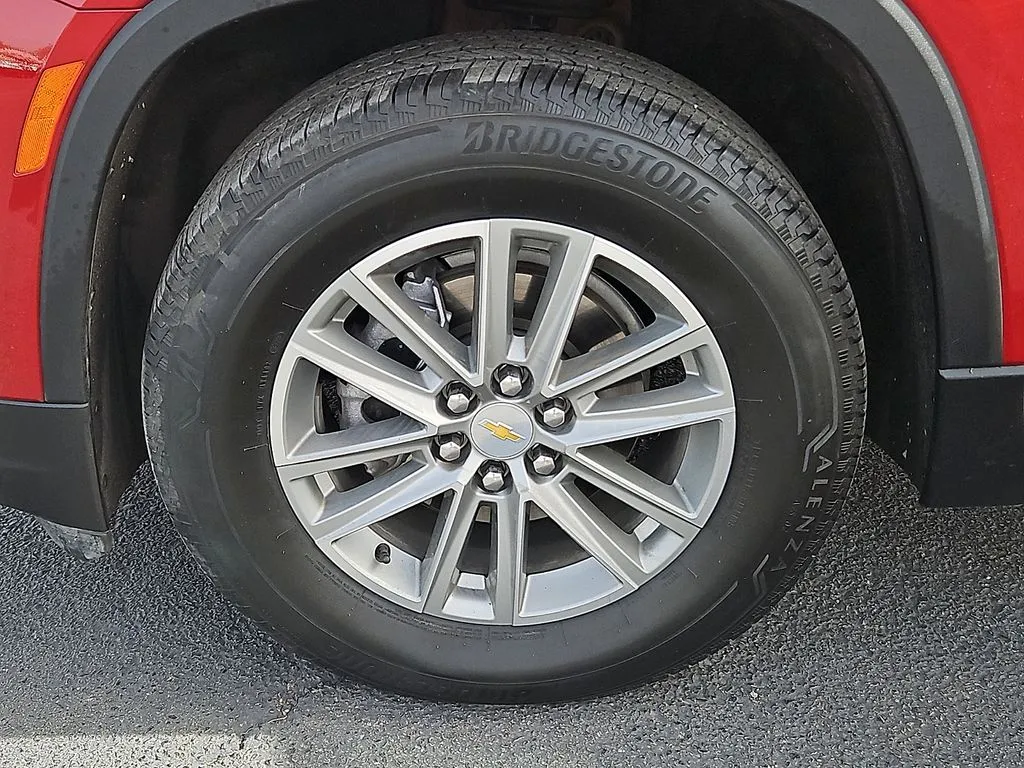 Chevrolet Traverse photo 9
