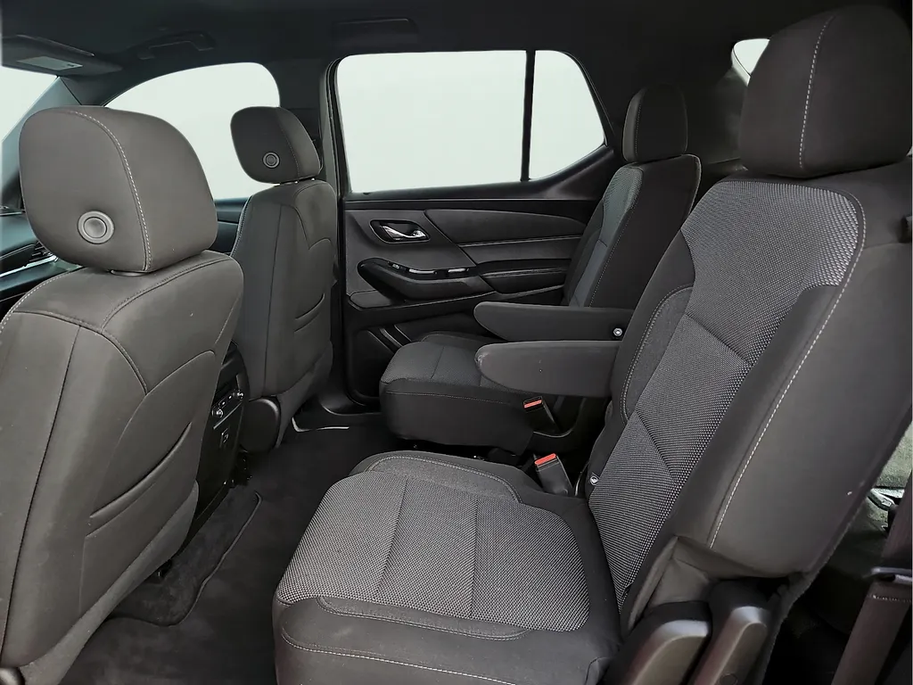 Chevrolet Traverse photo 11