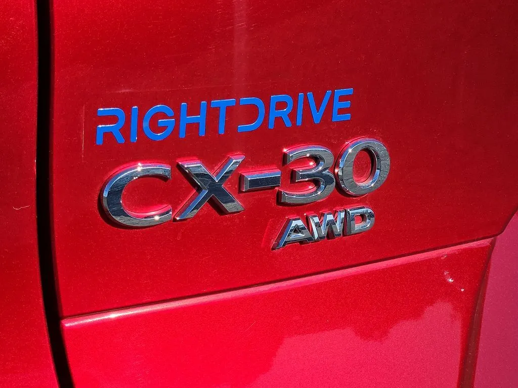 Mazda CX-30 photo 11