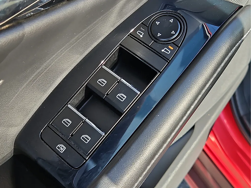 Mazda CX-30 photo 16
