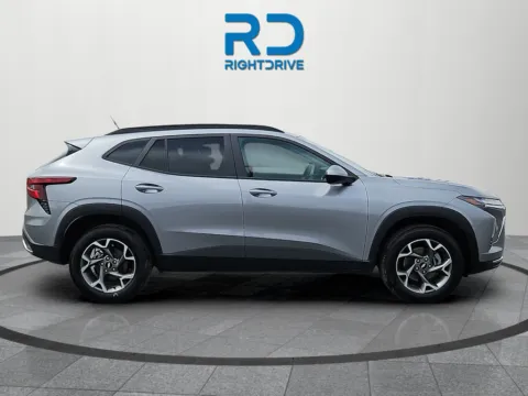 Photos of 2025 Chevrolet Trax LT for sale in El Paso, TX at RightDrive - 1791 Lee Trevino
