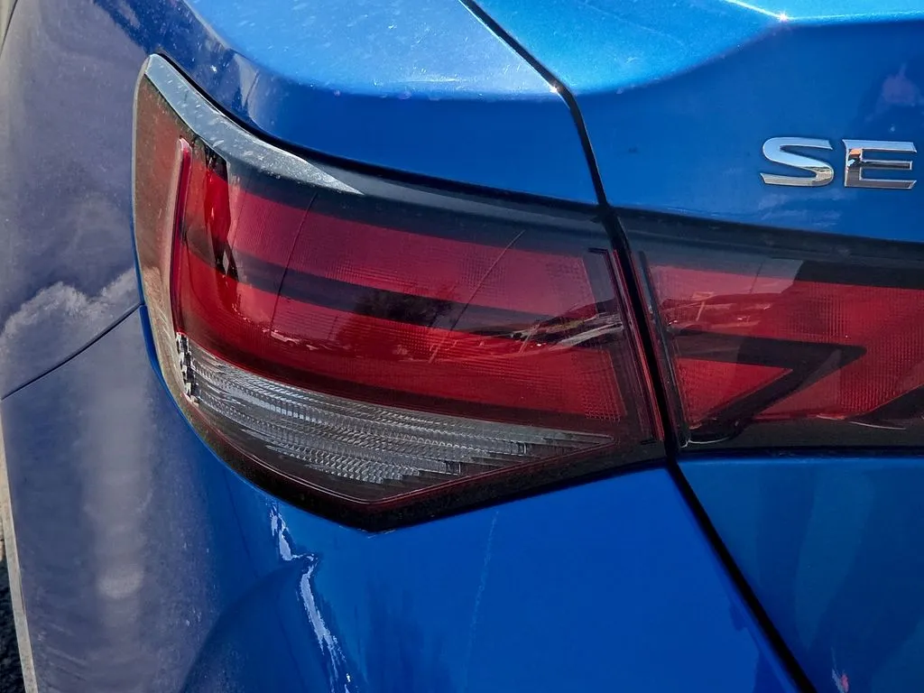 2021 Nissan Sentra SV - Photo 10