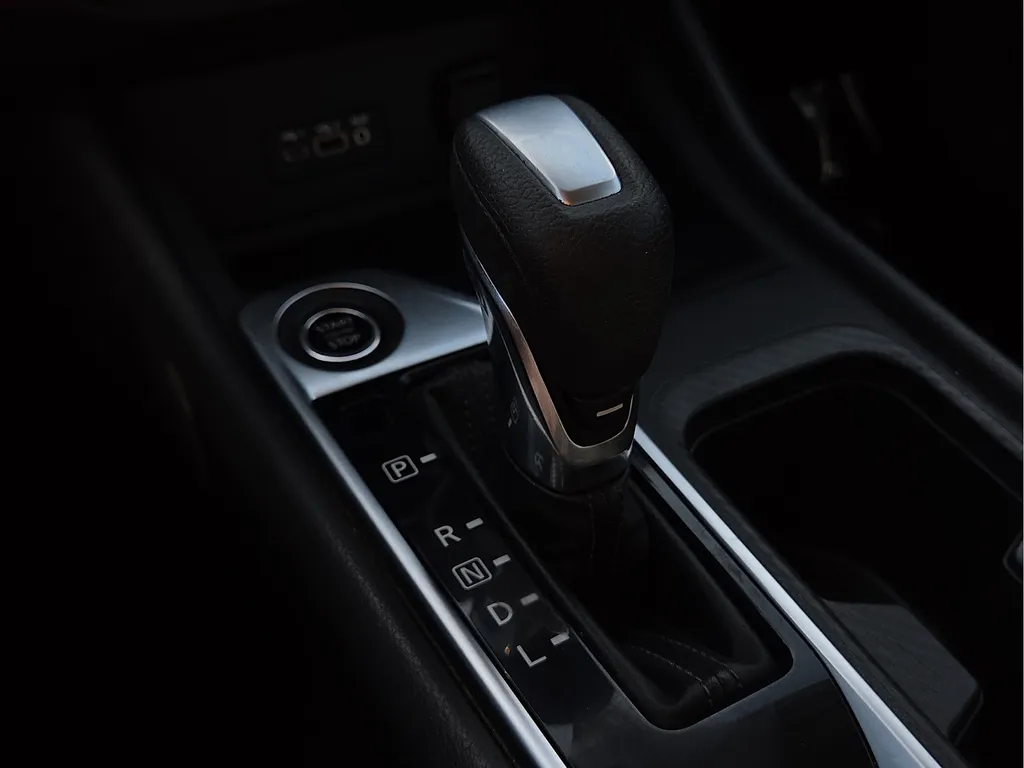 2021 Nissan Sentra SV - Photo 25