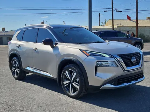 Silver 2022 Nissan Rogue Platinum for sale in El Paso, TX