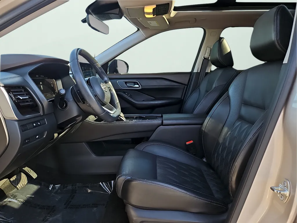 Nissan Rogue photo 17