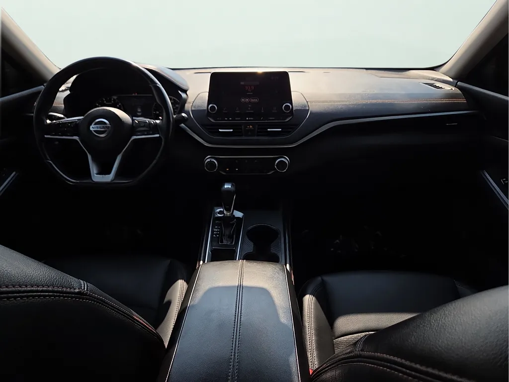 2021 Nissan Altima SR - Photo 15