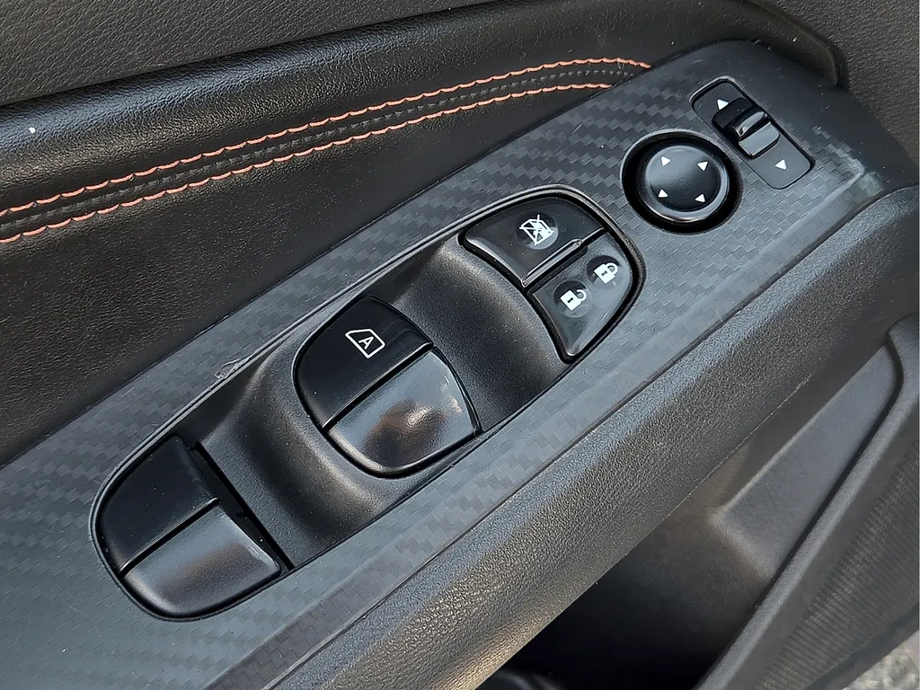 2021 Nissan Altima SR - Photo 17