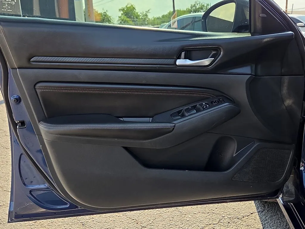 2021 Nissan Altima SR - Photo 16