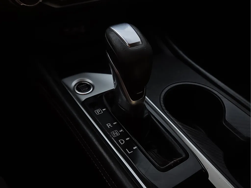2021 Nissan Altima SR - Photo 25