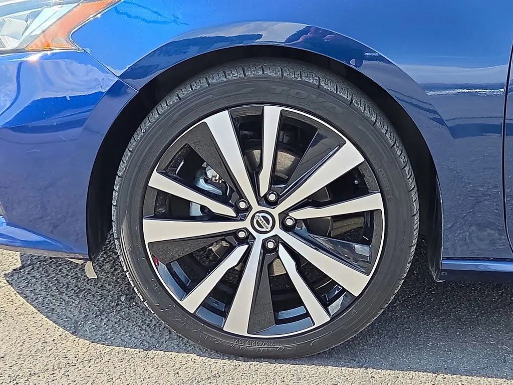 2021 Nissan Altima SR - Photo 9