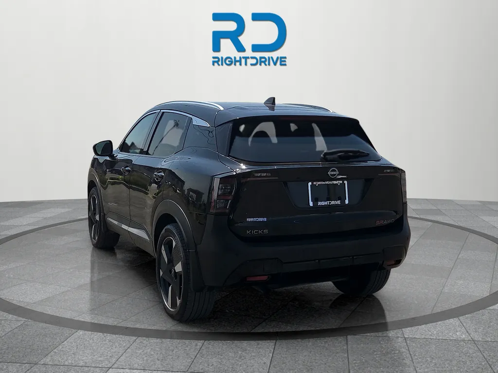 Nissan Kicks photo 3