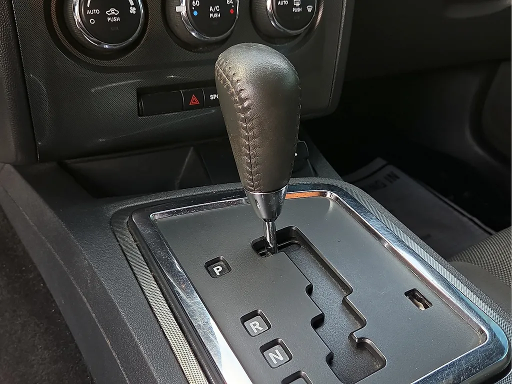 2014 Dodge Challenger SRT8 - Photo 25