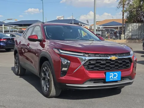 Red 2024 Chevrolet Trax LT for sale in El Paso, TX