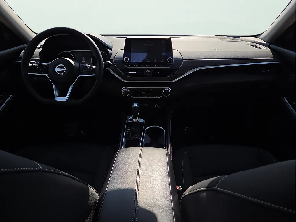 2023 Nissan Altima SV - Photo 15