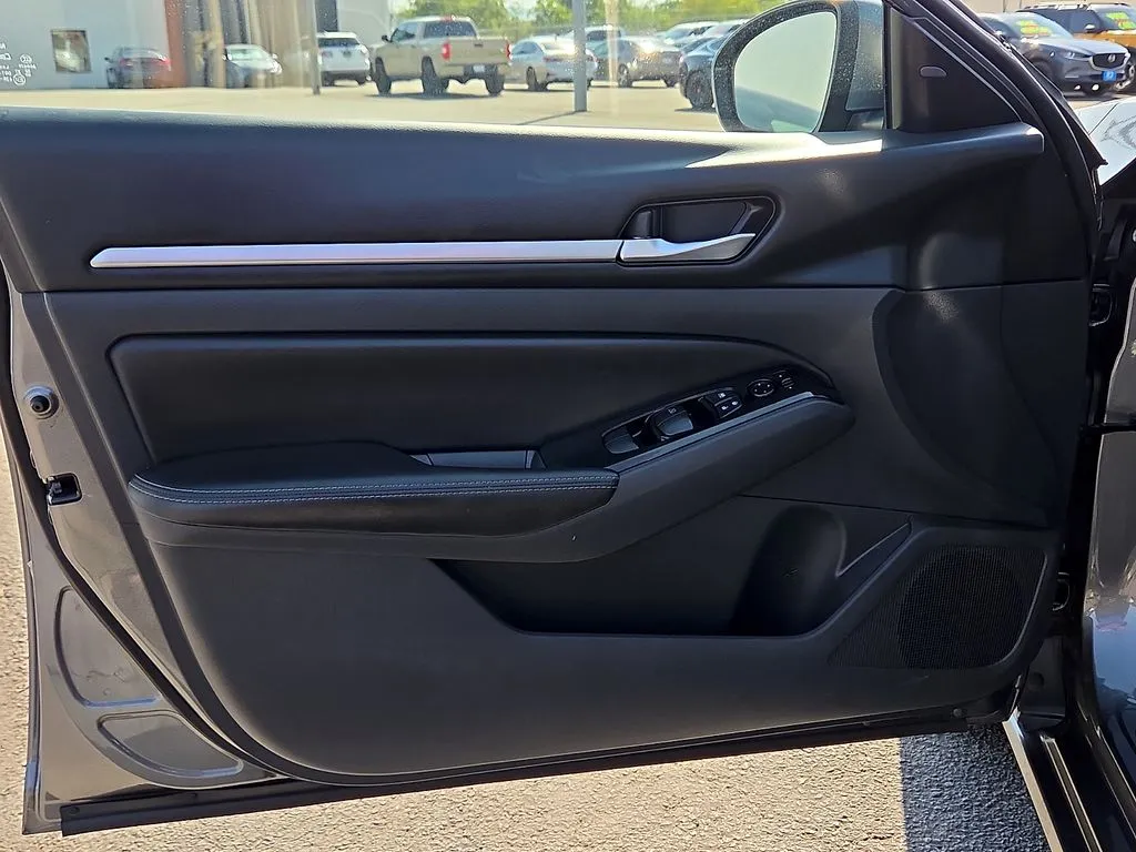 2023 Nissan Altima SV - Photo 16