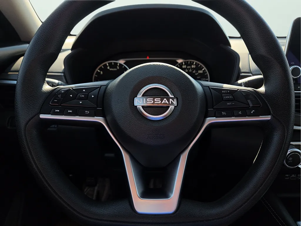 2023 Nissan Altima SV - Photo 24