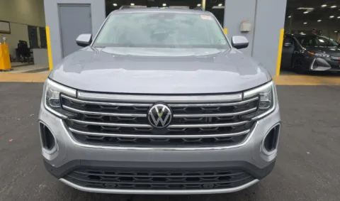 Photos of 2025 Volkswagen Atlas 2.0T SE w/Technology for sale in El Paso, TX at RightDrive - 1791 Lee Trevino