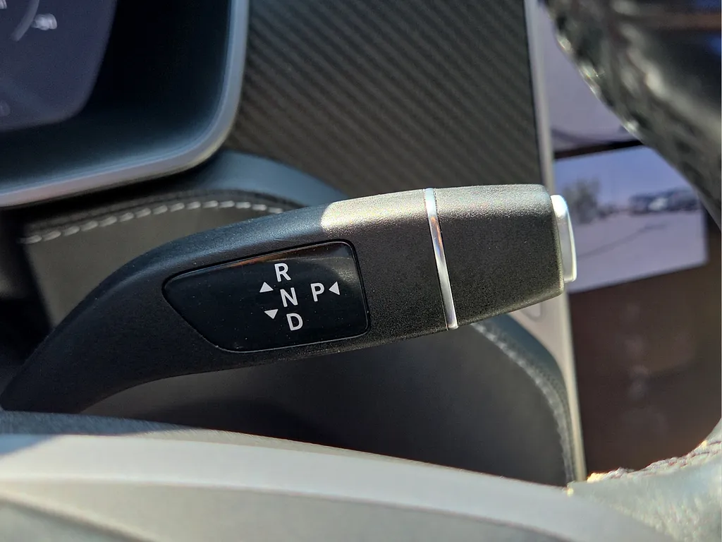 Tesla Model S photo 25