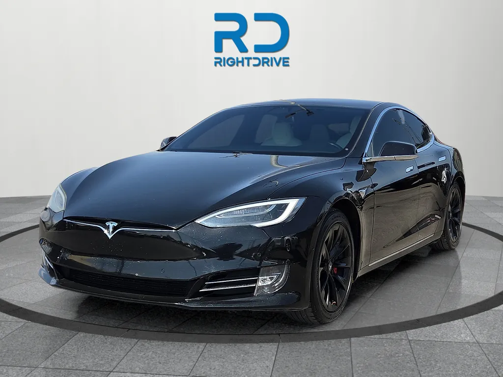 Tesla Model S photo 6