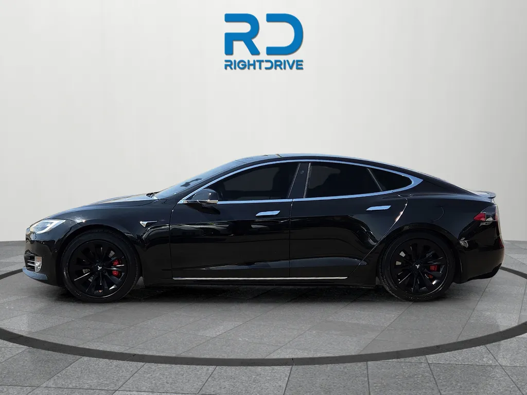 Tesla Model S photo 5