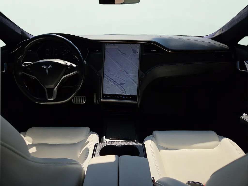 Tesla Model S photo 15