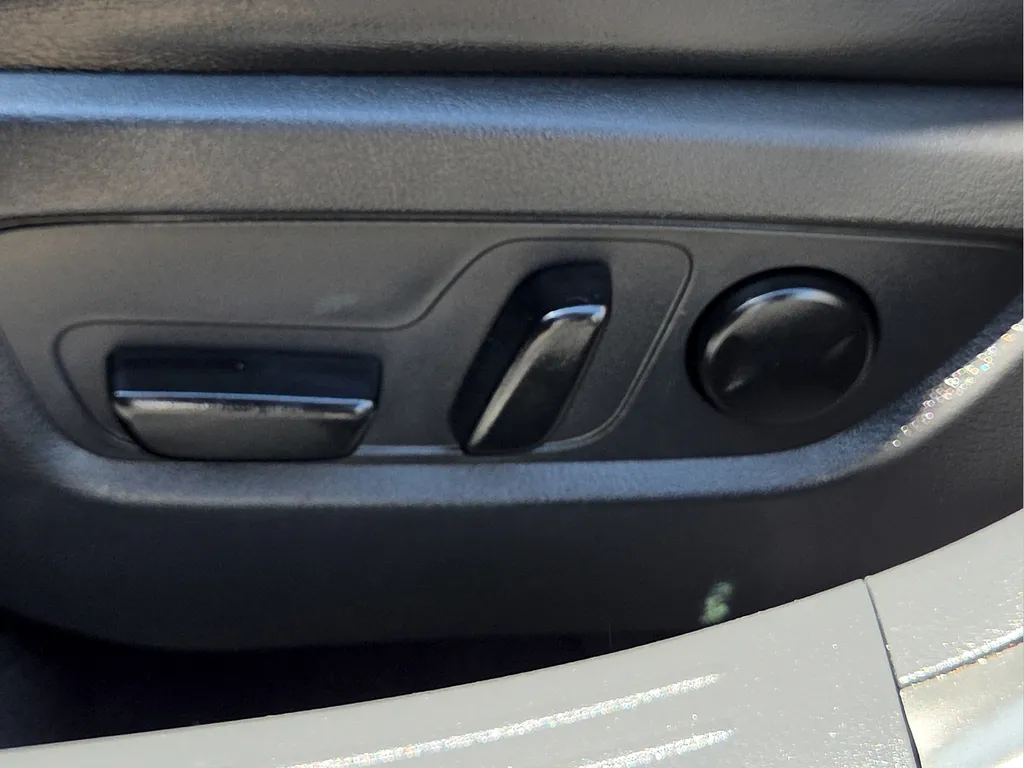 Mazda CX-50 photo 18