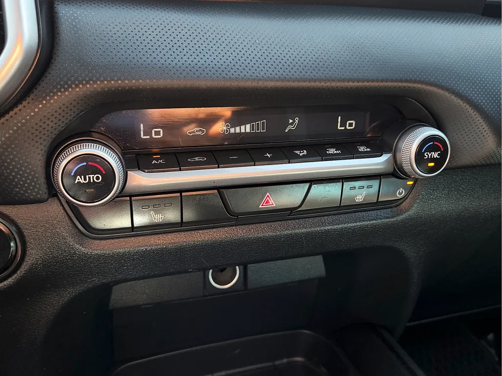 Mazda CX-50 photo 21
