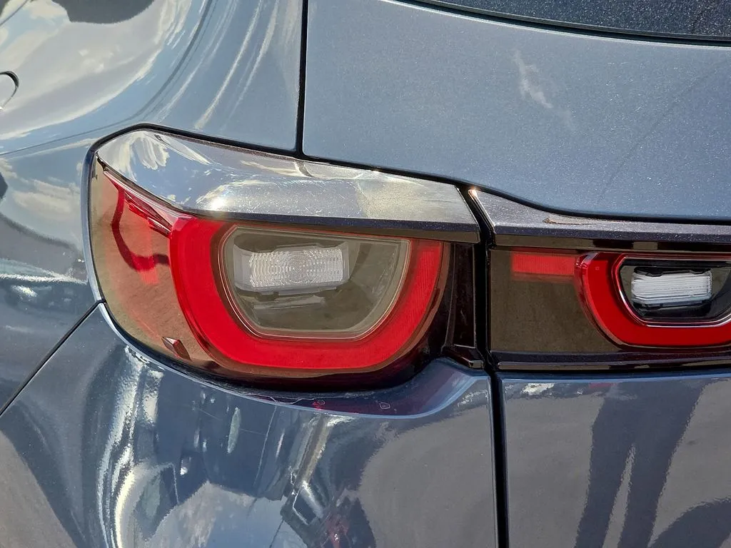Mazda CX-50 photo 10